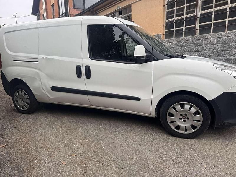 Usata Fiat Doblò Active 105 CV (77 kW) 2014 Bianco Monovolume