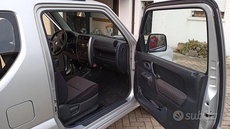 Usata Suzuki Jimny 65 CV (47 kW) 2005 SUV
