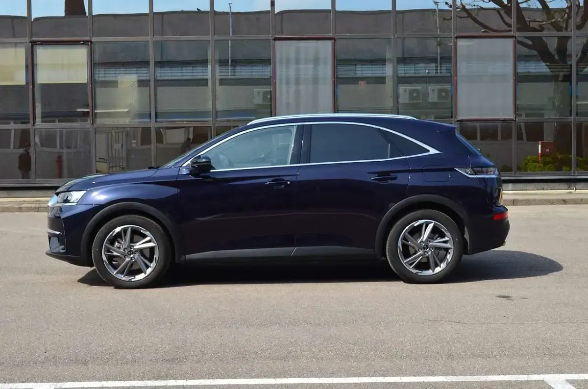 Usata DS Automobiles DS7 Crossback Grand Chic 181 CV (133 kW) 2021 Blu zaffiro SUV