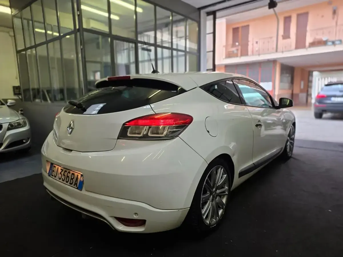 Brugt Renault Mégane GT Line GT-Line 110 HK (80 kW) 2011 Hvid Coupe