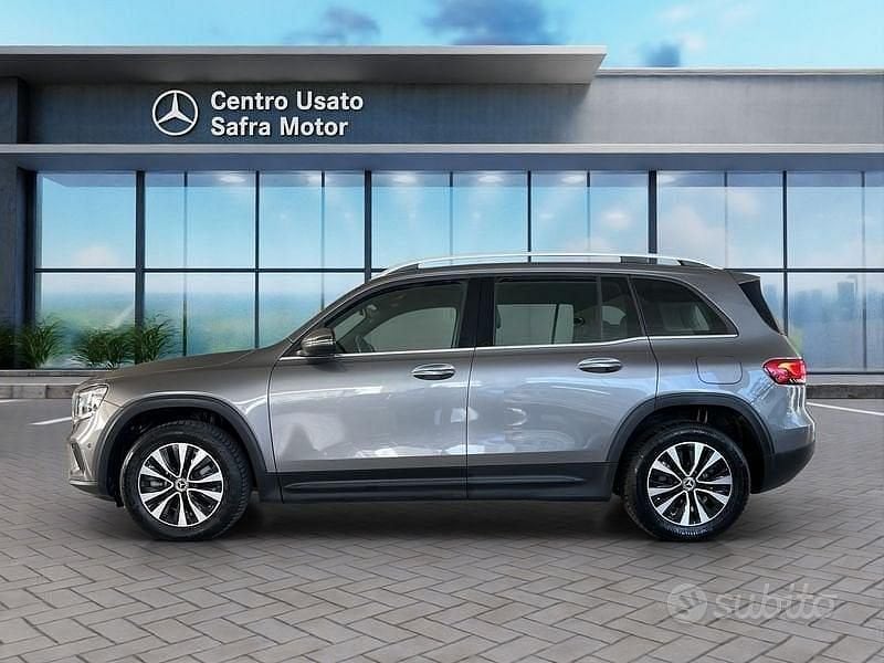 Usata Mercedes GLB200 Business 150 CV (110 kW) 2022 Grigio SUV