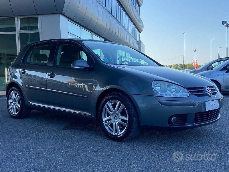 Usata VW Golf V Comfortline 102 CV (75 kW) 2007 Grigio Berlina