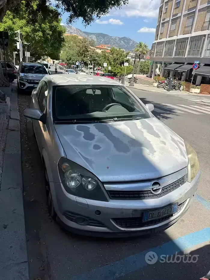 Usata Opel Astra 150 CV (110 kW) 2007 Grigio Berlina