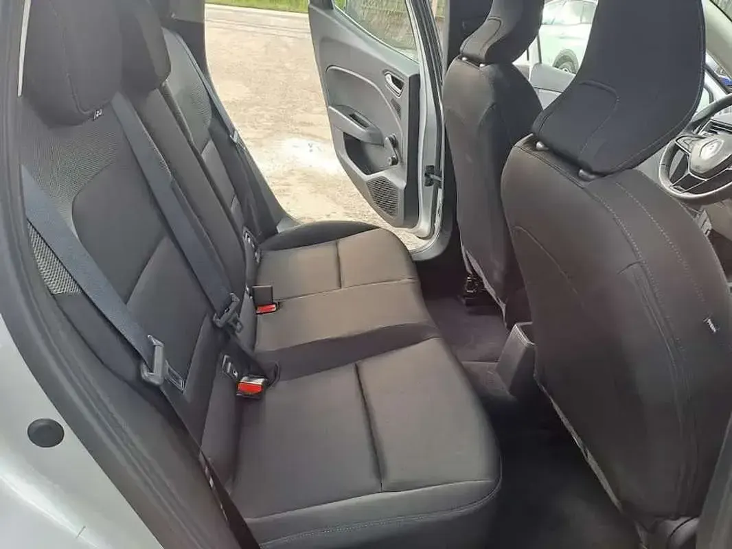 Usata Renault Clio V 101 CV (74 kW) 2019 Argento Berlina