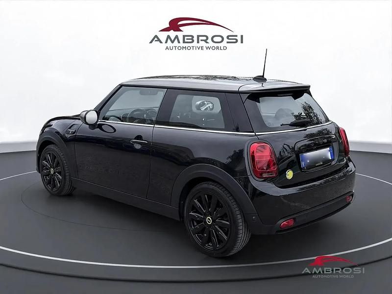 Usata Mini Cooper SE Essential 75 kW (102 CV) 2022 Nero Utilitaria