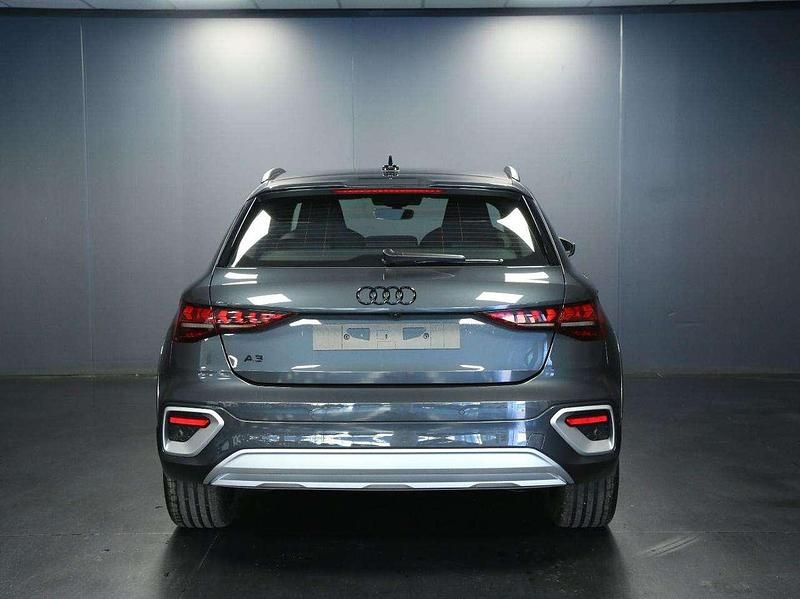 Nuevo Audi A3 150 CV (110 kW) 2025 Gris Berlina