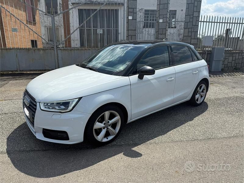 Bianco Usata 2015 Audi A1 Due volumi | 12.000 € (Molto cara) - Immagine 1/4