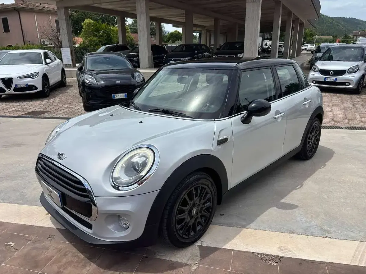 Usata Mini Cooper D Business 116 CV (85 kW) 2016 Grigio Utilitaria