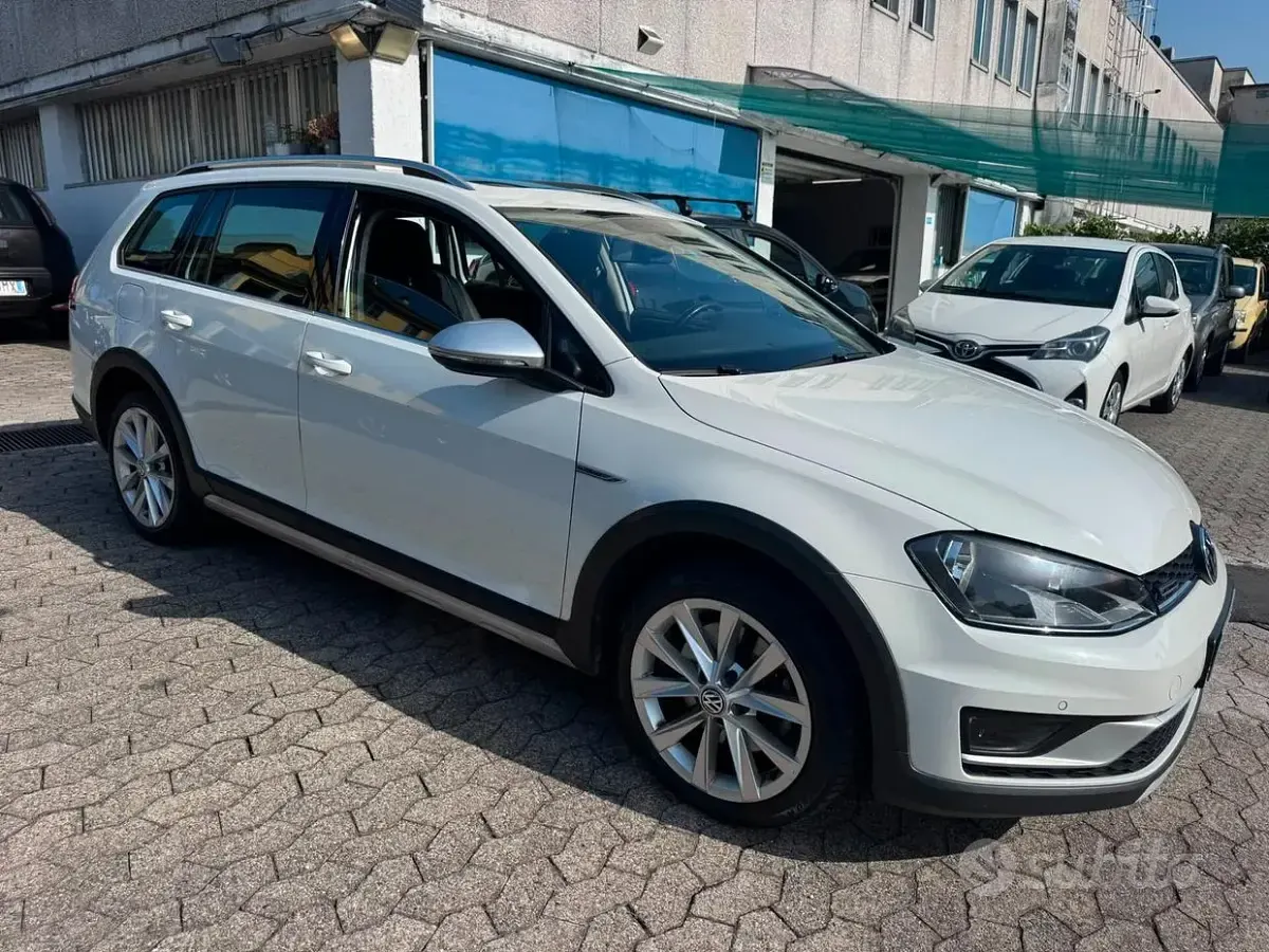 Usata VW Golf Alltrack Executive 184 CV (135 kW) 2016 Bianco Station wagon