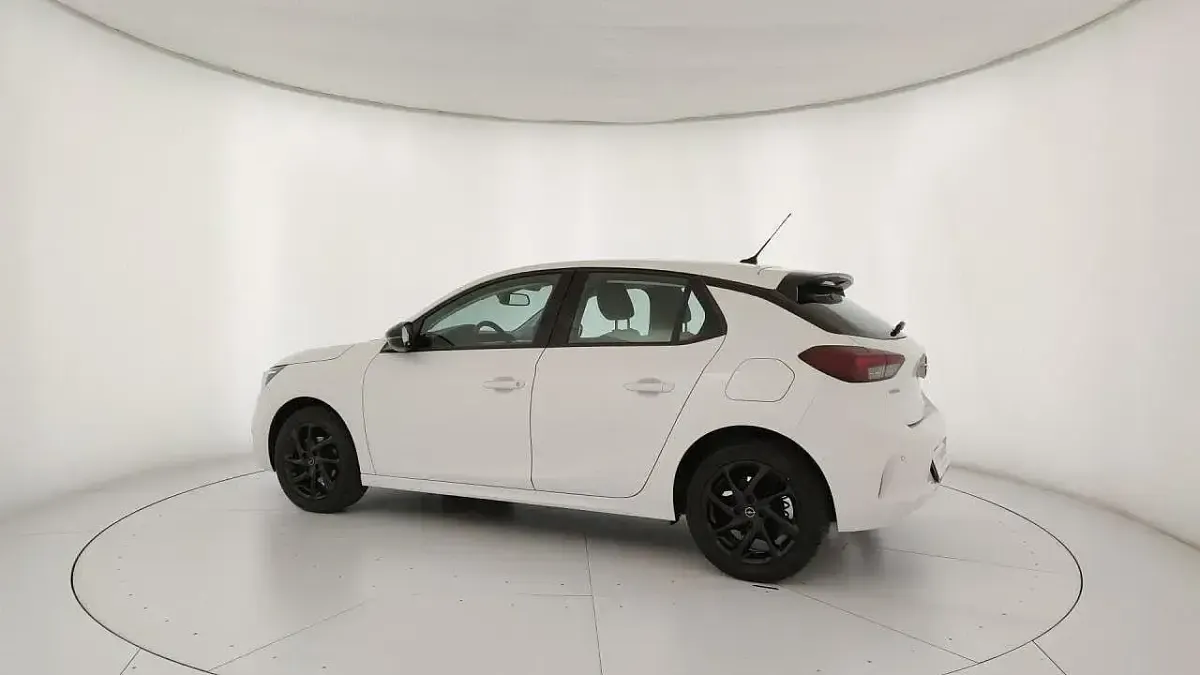 Usata Opel Corsa Design & Tech 75 CV (55 kW) 2023 Bianco Utilitaria