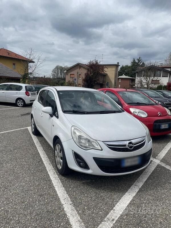 Usata Opel Corsa 85 CV (62 kW) 2012 Bianco Utilitaria