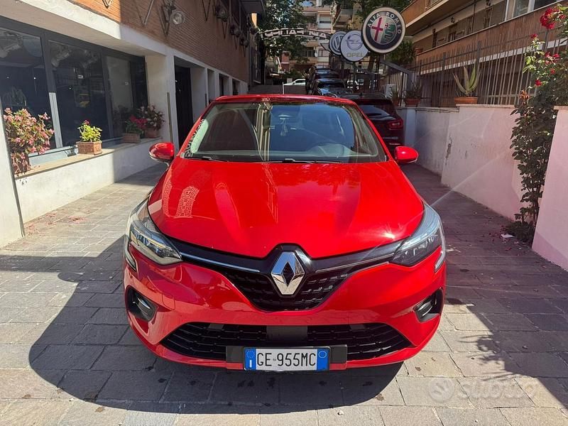 Usata Renault Clio V Intens 101 CV (74 kW) 2021 Rosso Utilitaria
