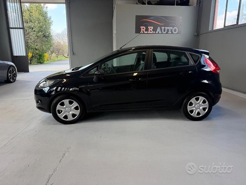 Usata Ford Fiesta Titanium 70 CV (51 kW) 2009 Nero Utilitaria