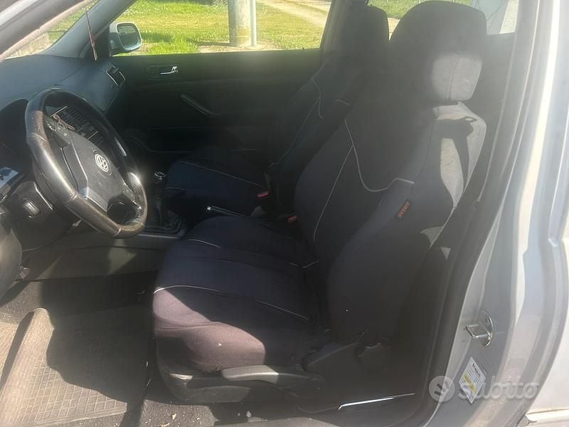 Usata VW Golf IV 2000 Grigio Berlina