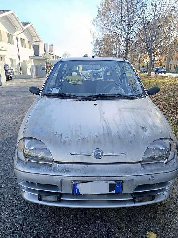 Usata Fiat 600 54 CV (39 kW) 2007 Argento Utilitaria