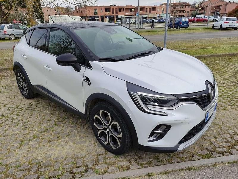 Second-hand Renault Captur Intens 101 CP (74 kW) 2021 Alb SUV