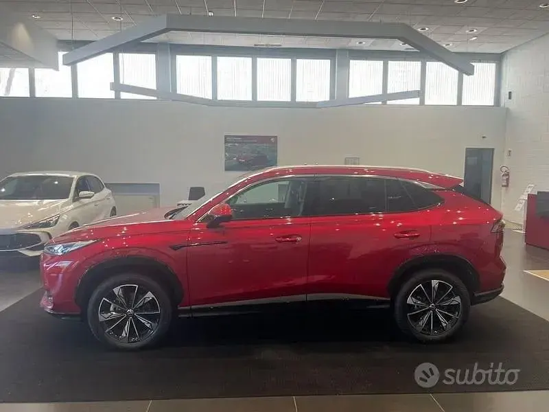 Nuova MG HS Luxury 170 CV (125 kW) 2025 Rosso SUV