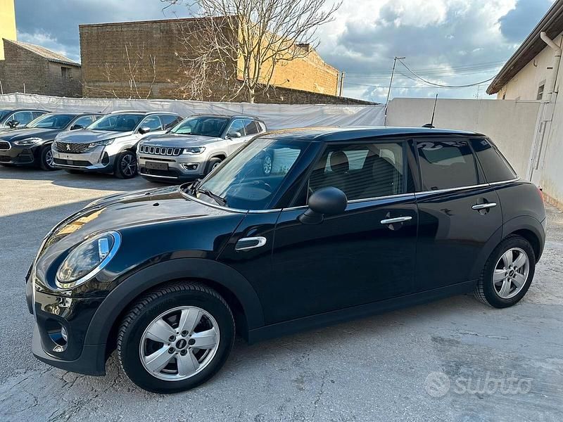 Usata Mini Cooper 95 CV (69 kW) 2019 Nero Utilitaria