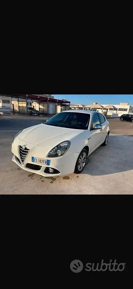 Usata Alfa Romeo Giulietta 105 CV (77 kW) 2013 Bianco Utilitaria