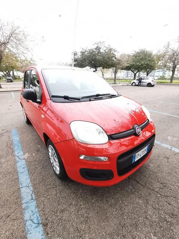 Usata Fiat Panda Lounge 69 CV (50 kW) 2018 Rosso Berlina