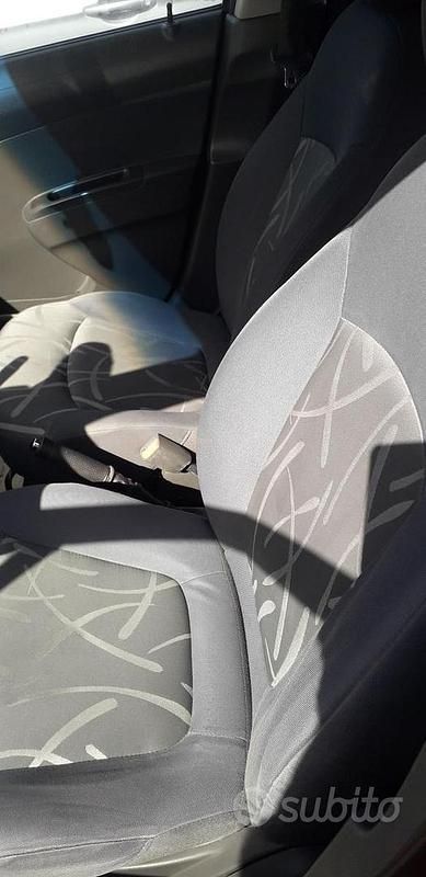 Rosso(met.) Usata 2013 Chevrolet Spark Due volumi | 4500 € (Buon prezzo) - Immagine 1/4