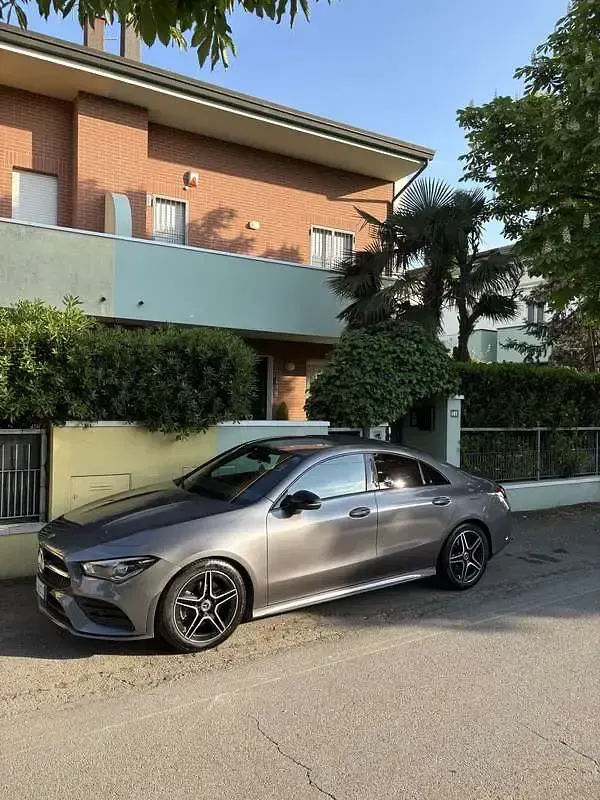 Usata Mercedes CLA200 Premium 163 CV (119 kW) 2020 Grigio Berlina