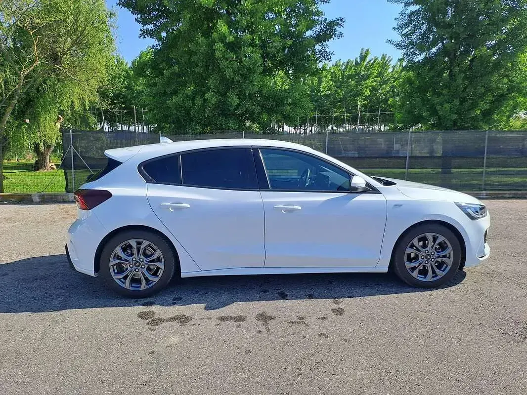 Usata Ford Focus ST-Line X 125 CV (91 kW) 2024 Bianco Berlina