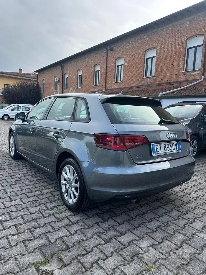 Usata Audi A3 Attraction 105 CV (77 kW) 2014 Grigio Berlina