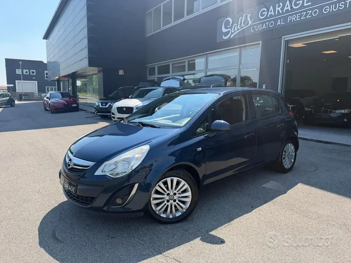 Usata Opel Corsa 85 CV (62 kW) 2011 Bluazzurro Utilitaria