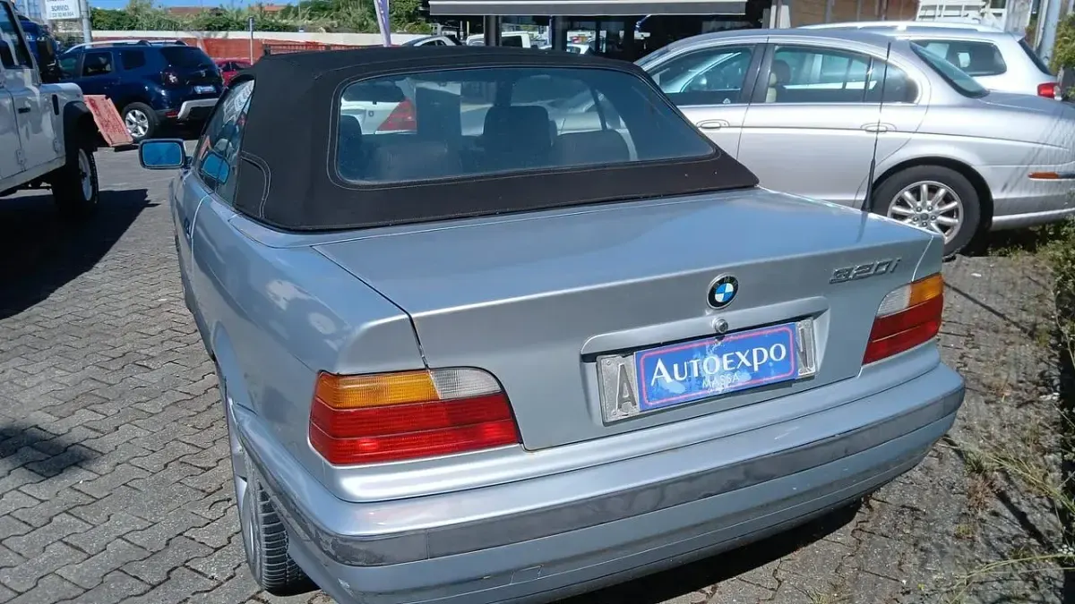 Usata BMW 320 Cabriolet 150 CV (110 kW) 1995 Argento Cabrio