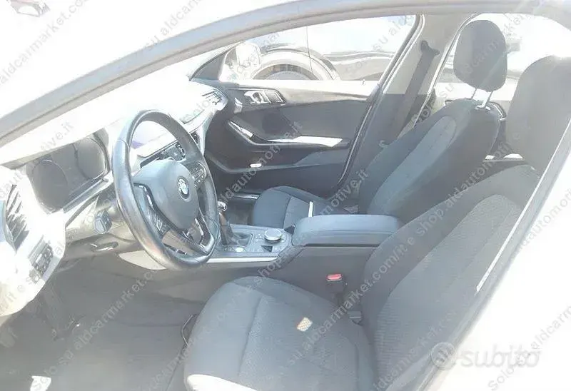 Usata BMW 118 Advantage 150 CV (110 kW) 2021 Bianco Berlina
