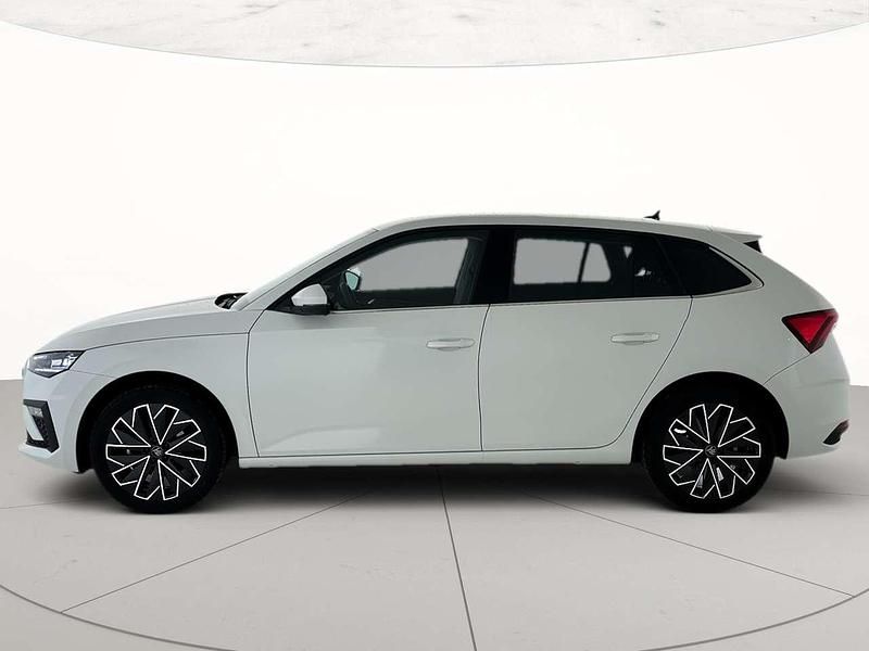 Usata Skoda Scala Style 116 CV (85 kW) 2025 Bianco luna metallizzato Utilitaria