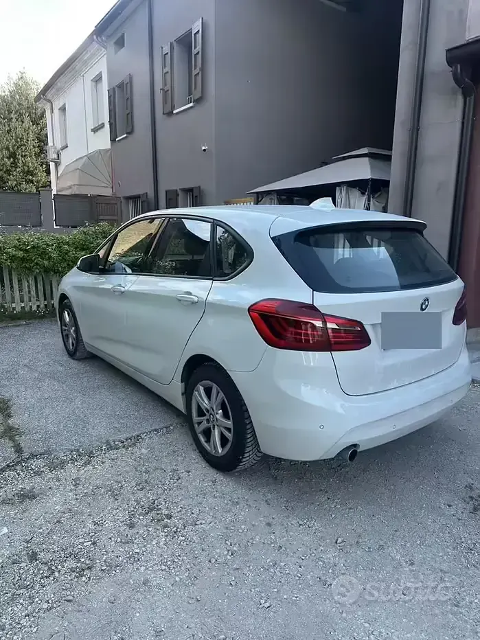 Usata BMW 214 95 CV (69 kW) 2015 Bianco Monovolume