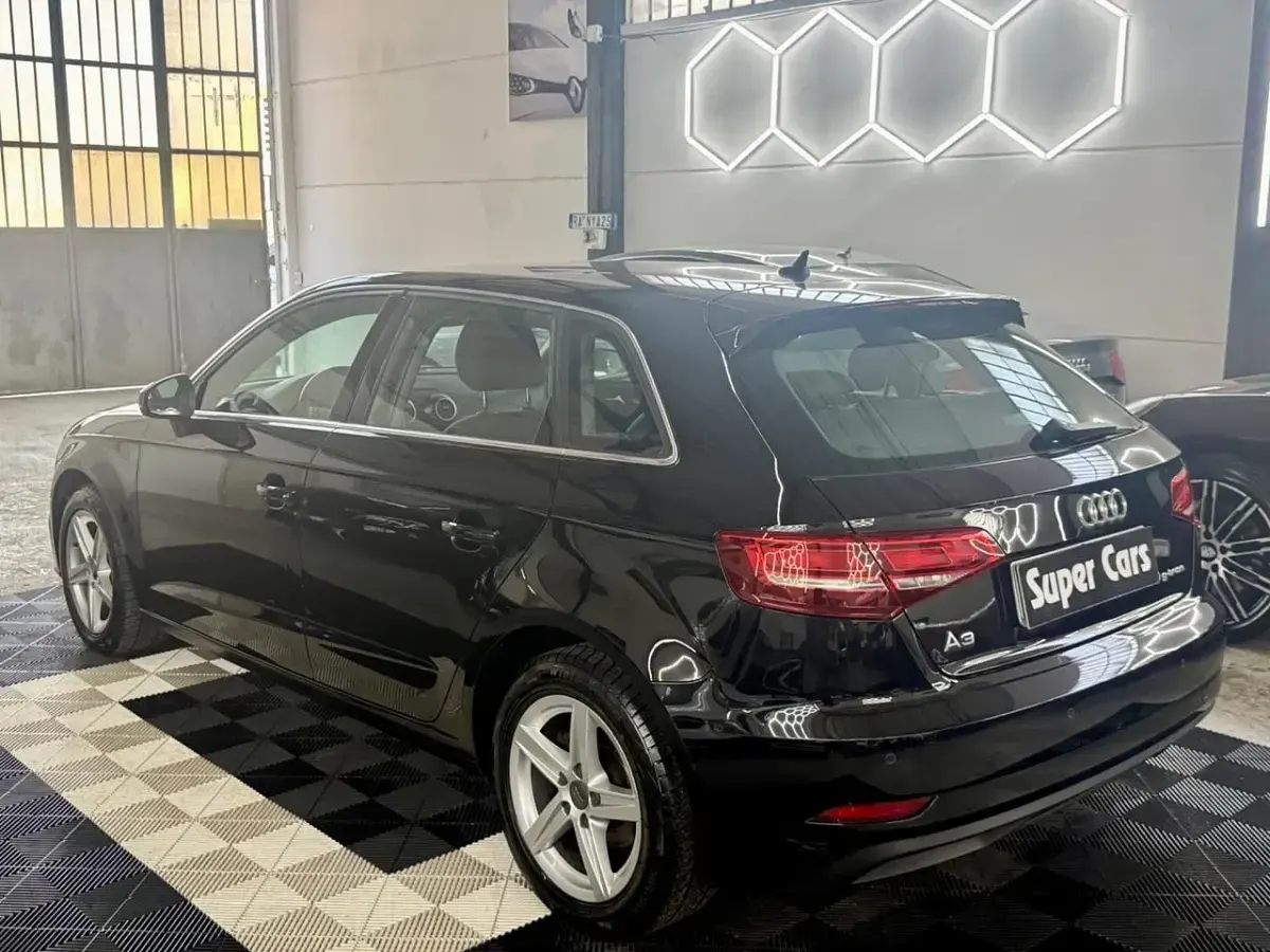 Usata Audi A3 Admired 130 CV (95 kW) 2019 Nero Berlina