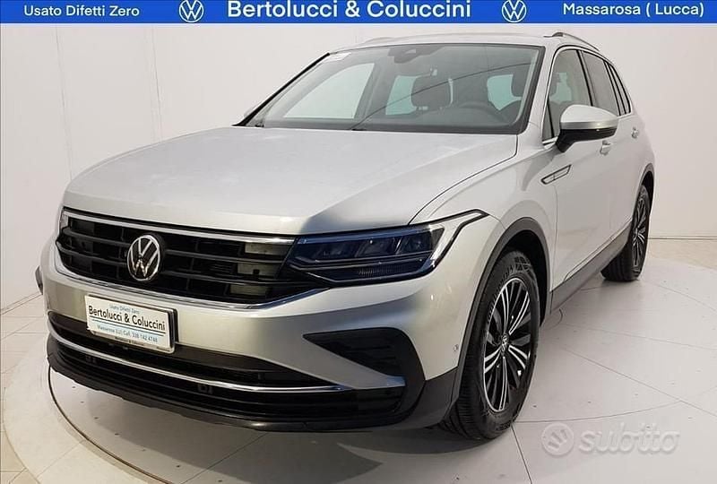 Usata VW Tiguan Life 122 CV (89 kW) 2022 Grigio SUV