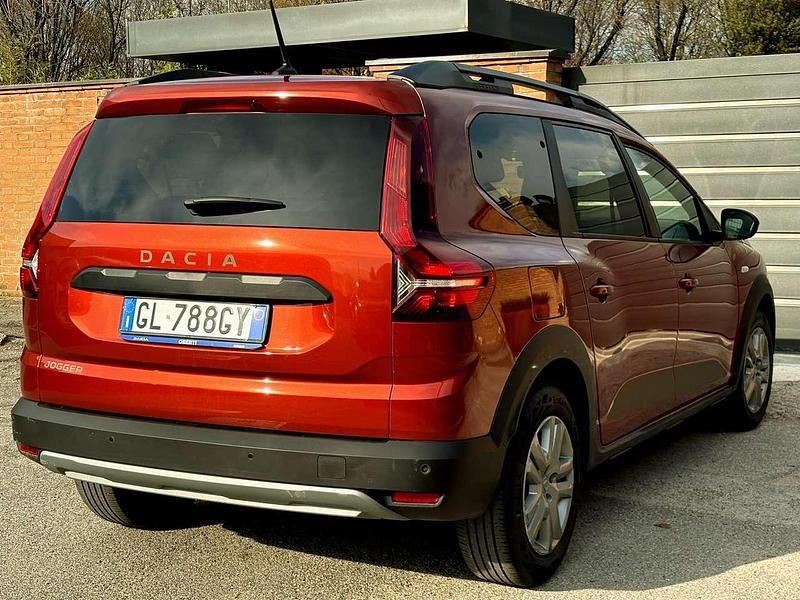 Usata Dacia Jogger 101 CV (74 kW) 2023 Rosso Monovolume