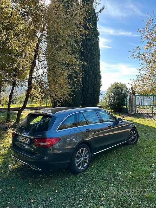 Usata Mercedes C220 170 CV (125 kW) 2015 Blu Berlina