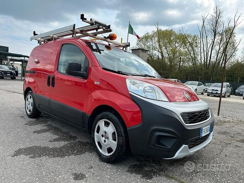 Usata Fiat Fiorino 95 CV (69 kW) 2017 Rosso Monovolume
