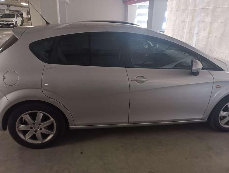 Usata Seat Leon Reference 105 CV (77 kW) 2011 Argento Utilitaria