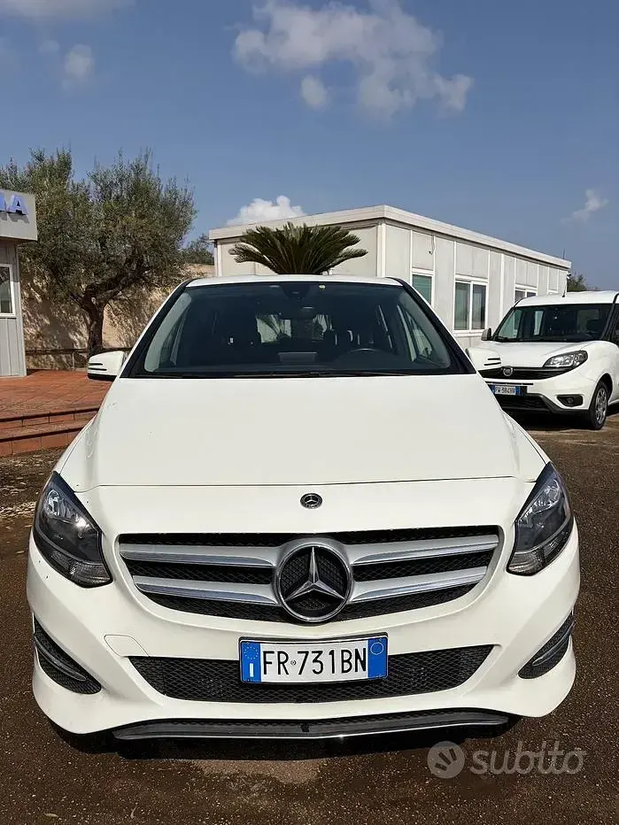 Usata Mercedes B160 Premium 90 CV (66 kW) 2018 Bianco Utilitaria