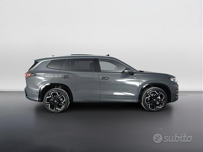 Usata VW Tayron R-line Plus 150 CV (110 kW) 2025 Grigio SUV