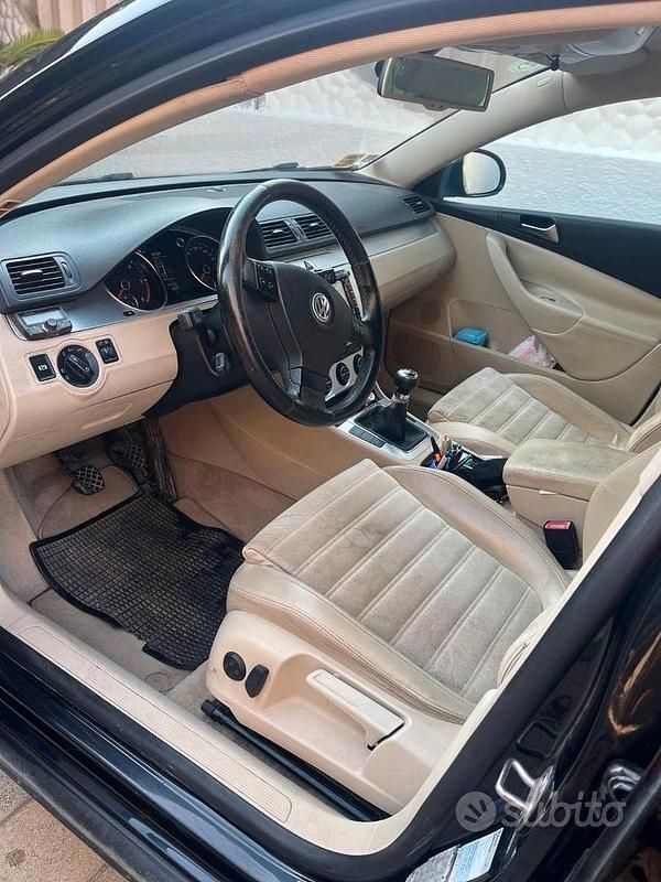 Usata VW Passat 101 CV (74 kW) 2011 Nero Berlina