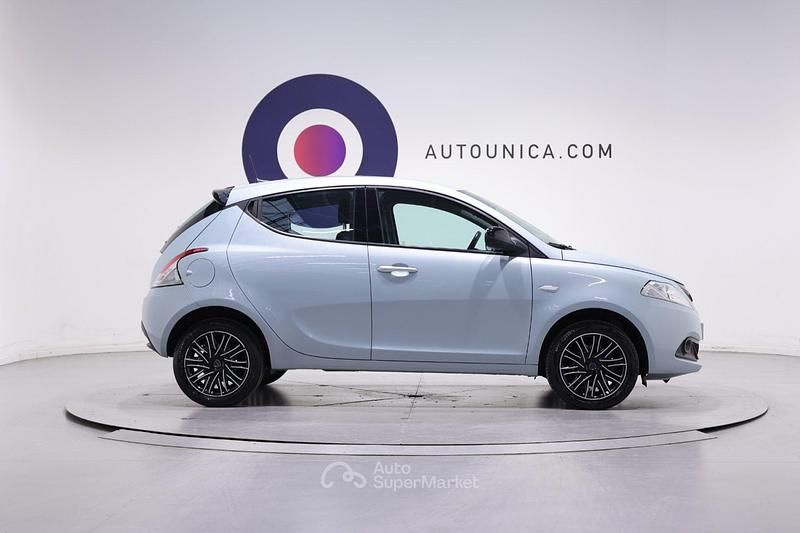 Usata Lancia Ypsilon Silver 69 CV (50 kW) 2023 Azzurro Utilitaria