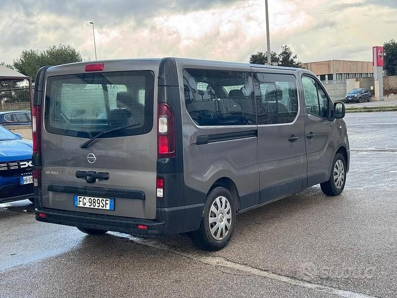 Usata Nissan NV300 145 CV (106 kW) 2017 Grigio Furgone