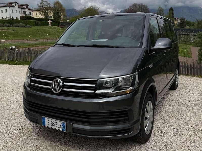 Usata VW Caravelle 150 CV (110 kW) 2016 Grigio Furgone