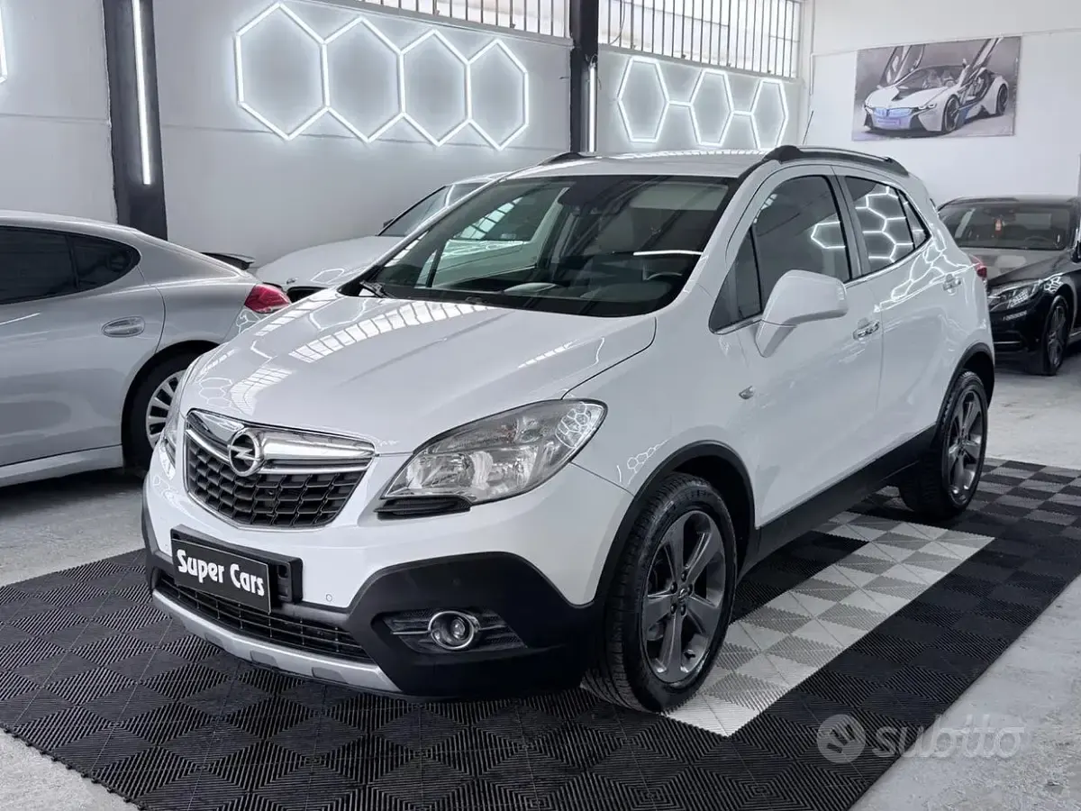 Usata Opel Mokka Cosmo 131 CV (96 kW) 2015 Bianco SUV