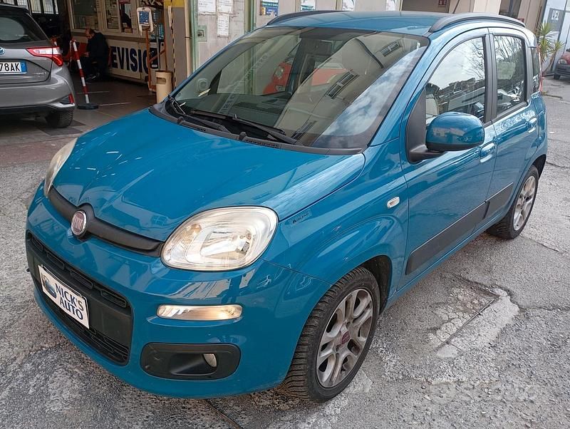 Usata Fiat Panda Lounge 75 CV (55 kW) 2012 Blu Utilitaria