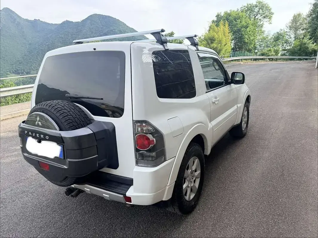 Usata Mitsubishi Pajero Instyle 200 CV (147 kW) 2016 SUV