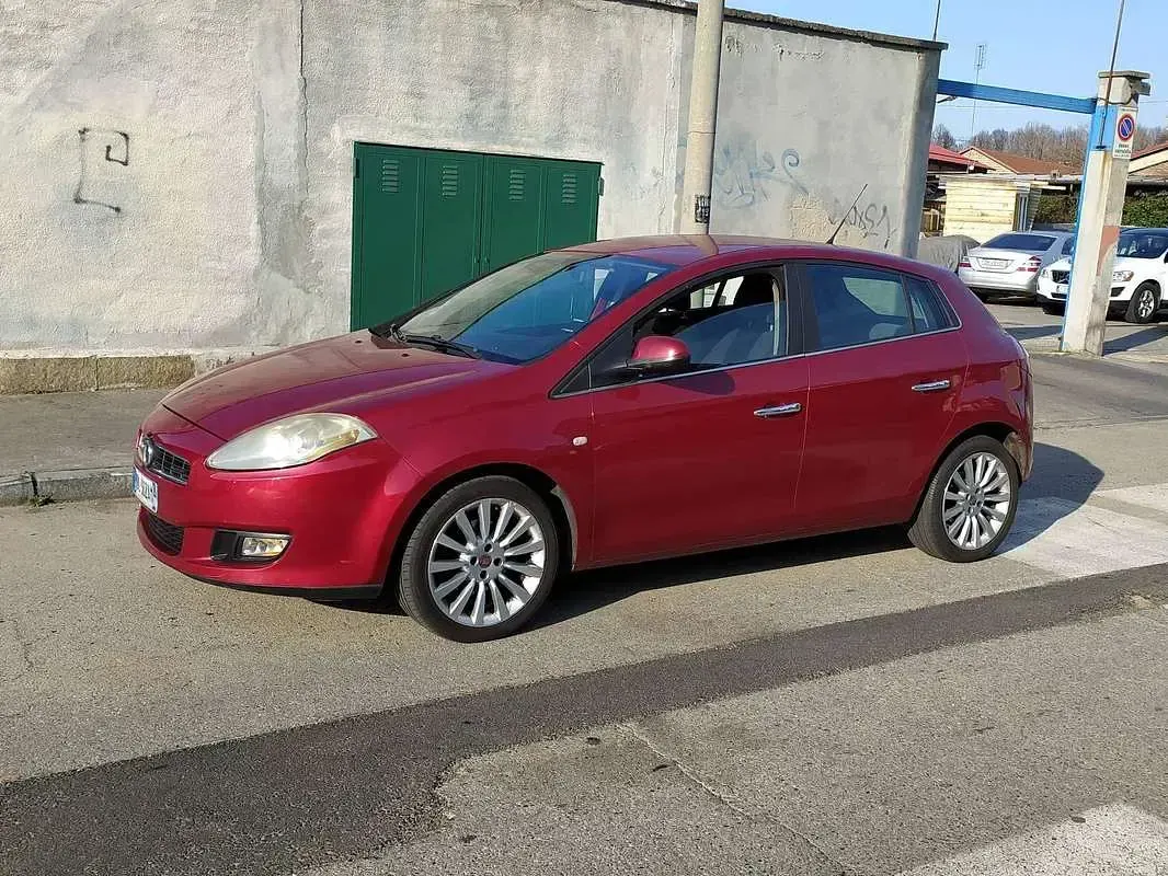 Usata Fiat Bravo Emotion 120 CV (88 kW) 2007 Rosso Utilitaria