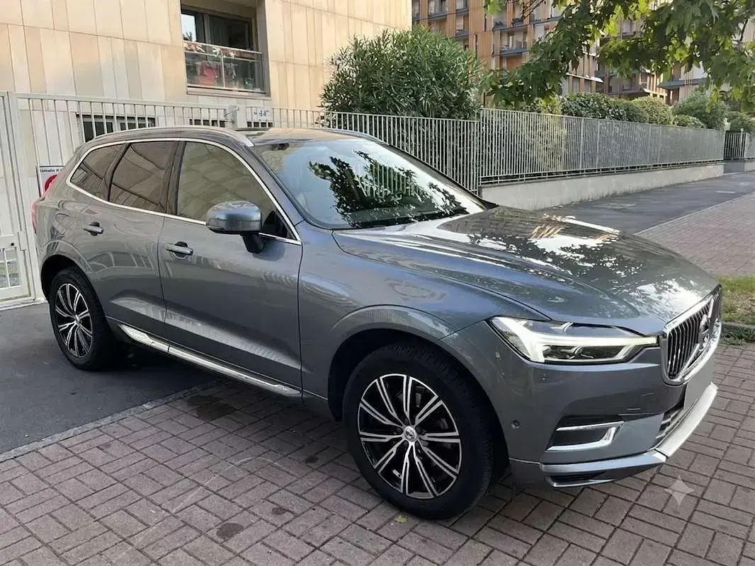 Usata Volvo XC60 Inscription 200 CV (147 kW) 2019 Argento SUV